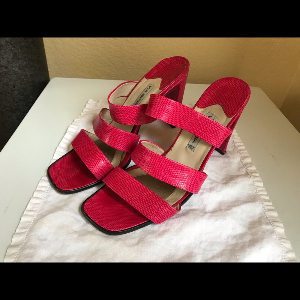 Via Spiga hot pink open toe leather sandals. 4”.